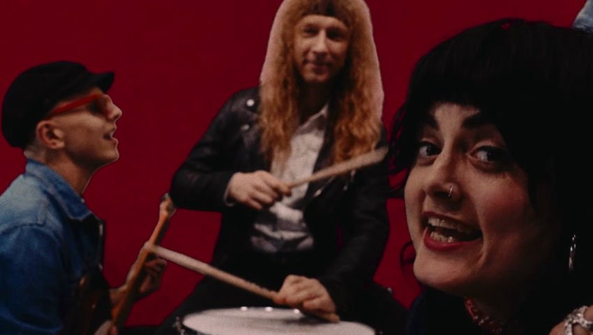 The Melmacs - Keep On (Official Video)